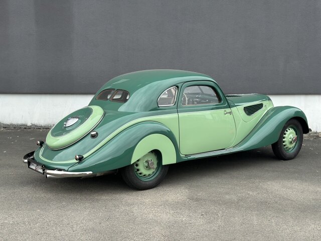 BMW 327