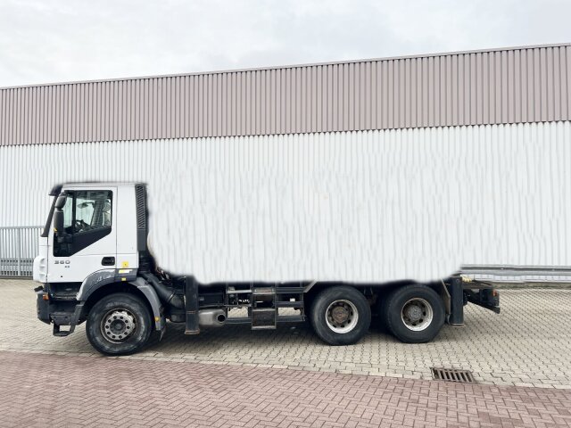 IvecoTrakker AD260T36 6x4