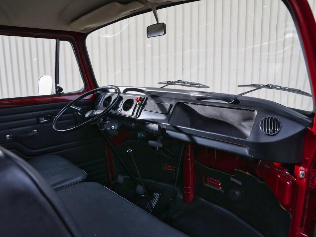 VOLKSWAGEN-VW T2