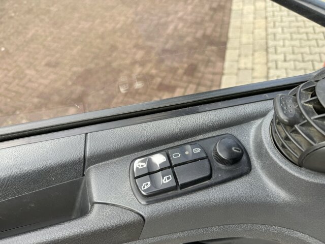 DAIMLER-BENZ Atego