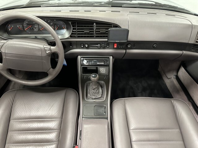 PORSCHE 968