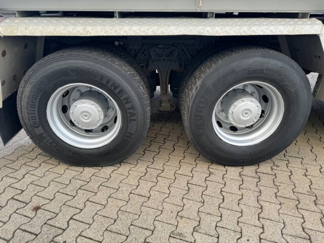 Mercedes-Benz Arocs
