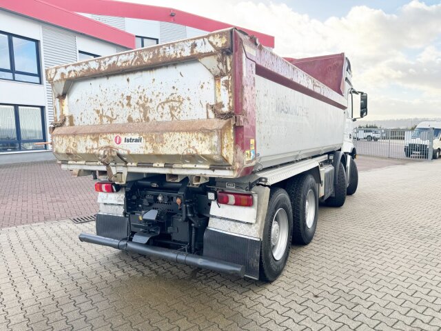 Mercedes-Benz Arocs