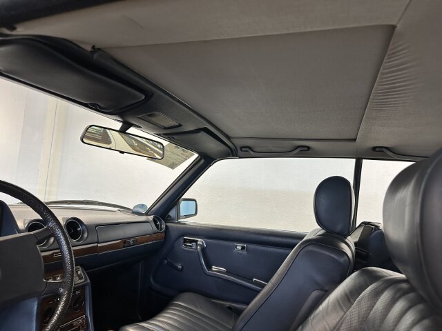 Mercedes-Benz 230