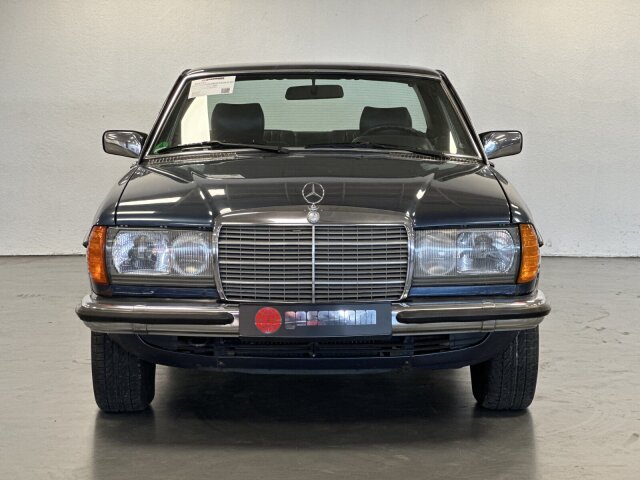 Mercedes-Benz 230