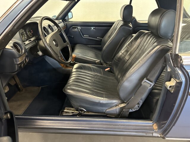 Mercedes-Benz 230
