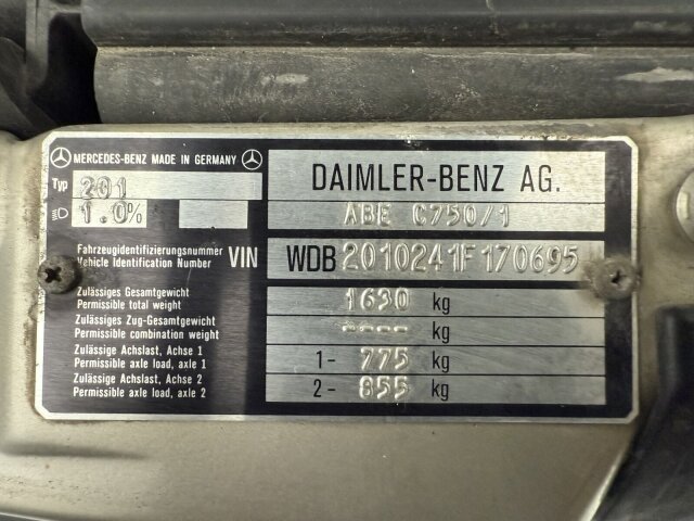 Mercedes-Benz 190 E