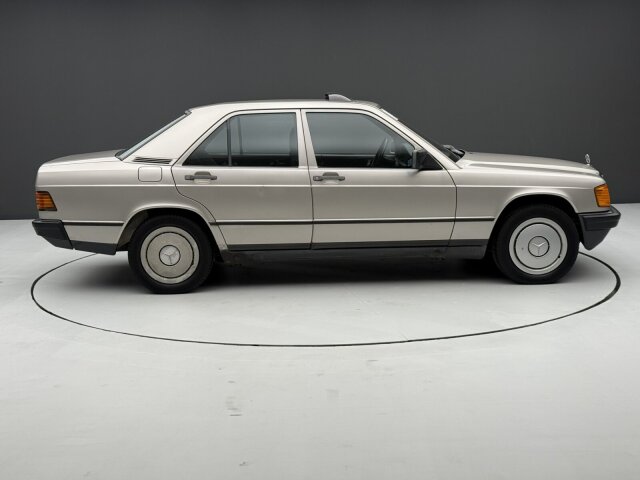 Mercedes-Benz 190 E