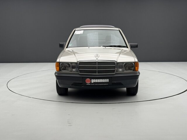 Mercedes-Benz 190 E