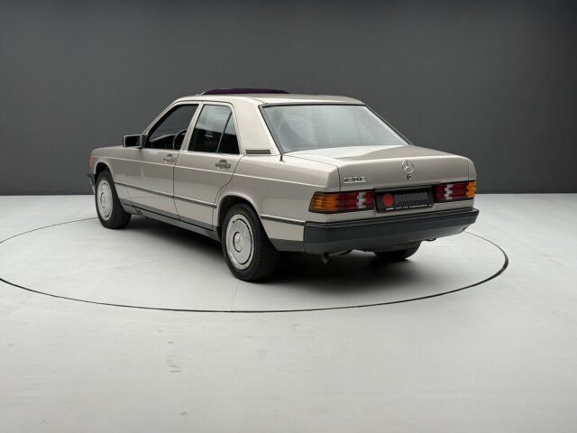 Mercedes-Benz 190 E
