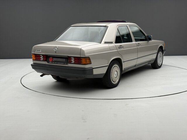 Mercedes-Benz 190 E