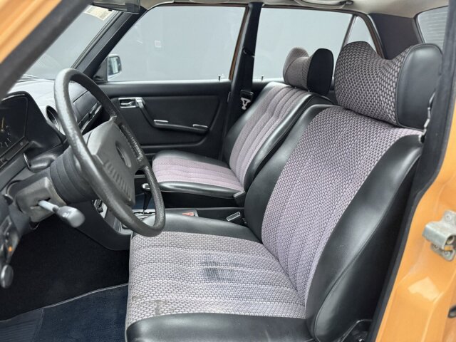 Mercedes-Benz 300