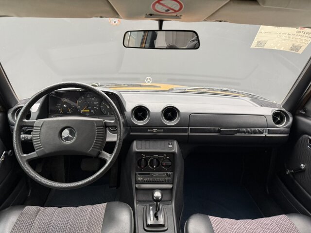 Mercedes-Benz 300