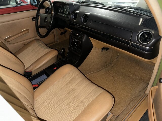 Mercedes-Benz 200