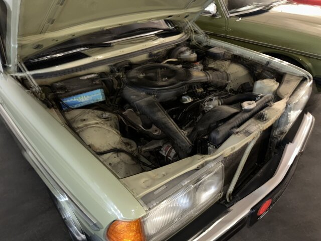 Mercedes-Benz 200