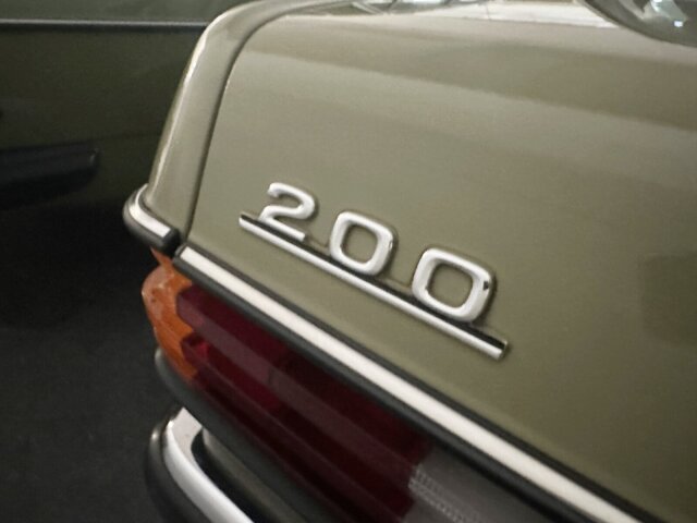 Mercedes-Benz 200