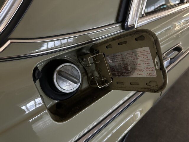Mercedes-Benz 200