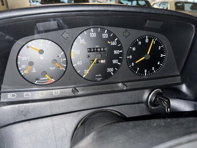 Mercedes-Benz 200