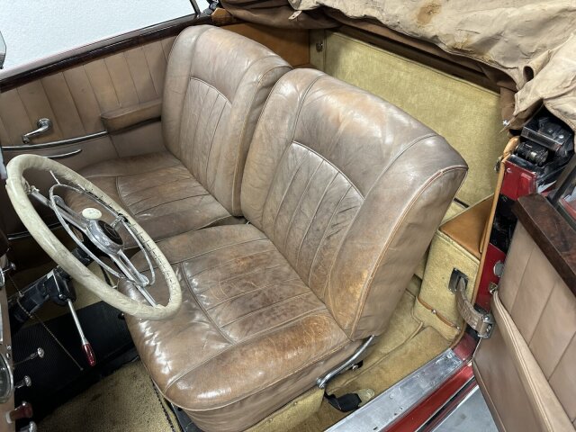 Mercedes-Benz 220