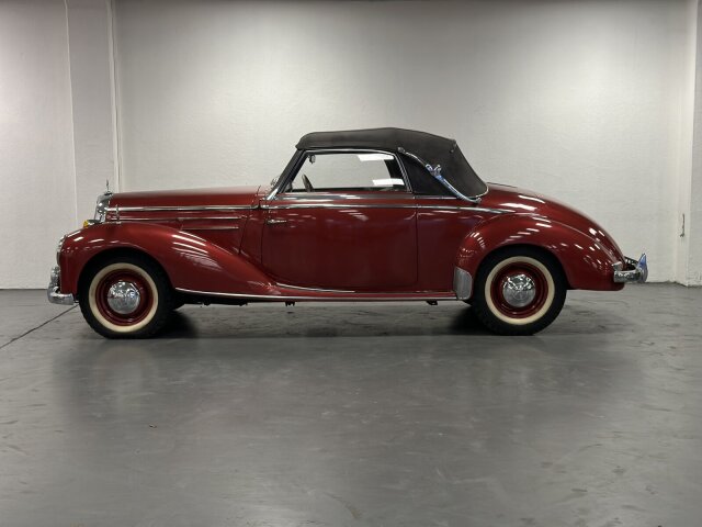 Mercedes-Benz 220