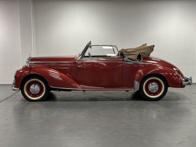 Mercedes-Benz 220