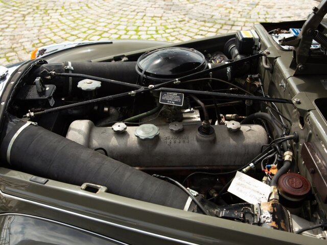 Mercedes-Benz 220