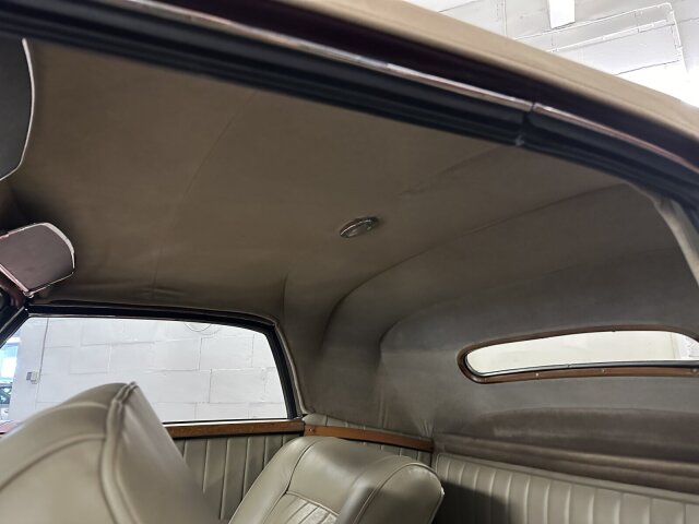 Mercedes-Benz 220