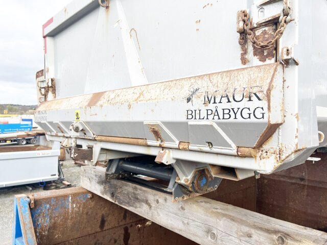 - Kippaufbau
