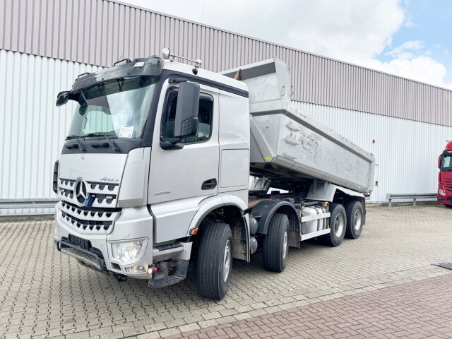 Mercedes-BenzArocs 3258 LK 8x4/4, Retarder, Bi-Xenon, Stahlmulde ca. 14m³, hydr. Heckklappenöffnung