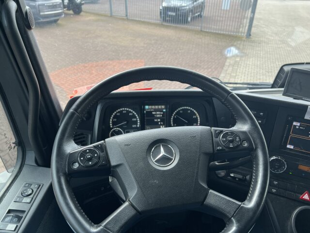 Mercedes-Benz Arocs