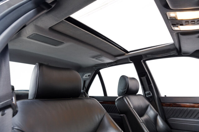 Mercedes-Benz S 500