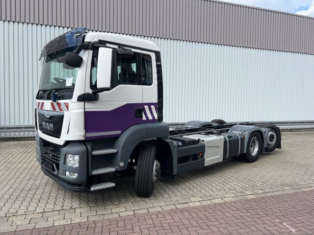 MANTGS 26.320 6X2-4 BL, Lenk-/Liftachse, Rechtslenker, Export Only!