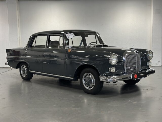 Mercedes-Benz 190