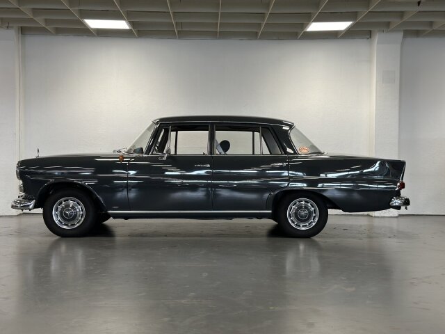 Mercedes-Benz 190