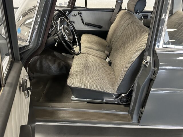 Mercedes-Benz 190