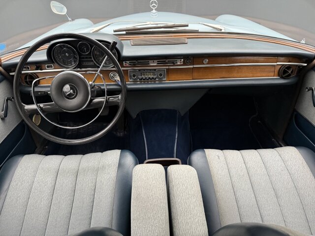 Mercedes-Benz 250