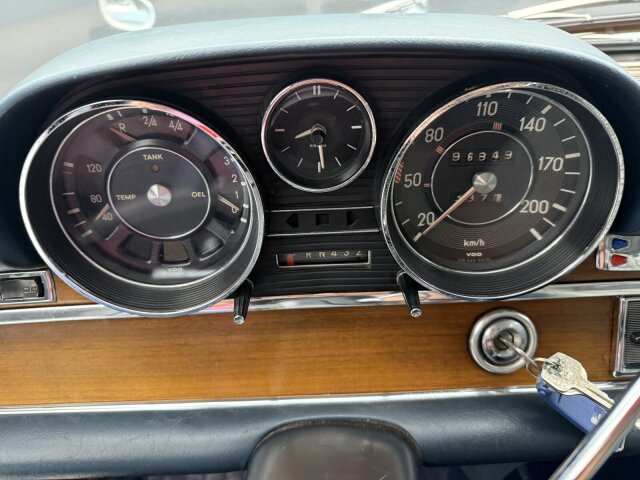 Mercedes-Benz 250