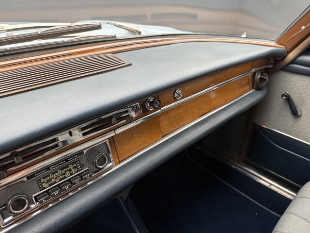 Mercedes-Benz 250