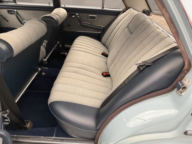 Mercedes-Benz 250