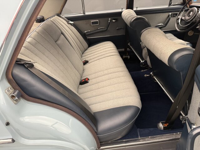 Mercedes-Benz 250