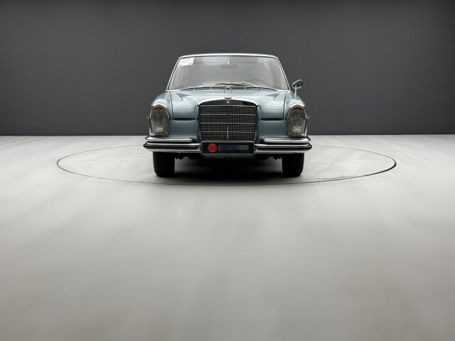 Mercedes-Benz 250