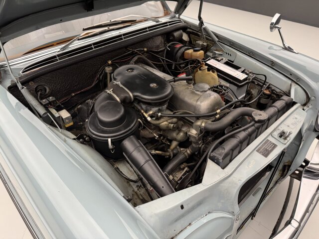 Mercedes-Benz 250