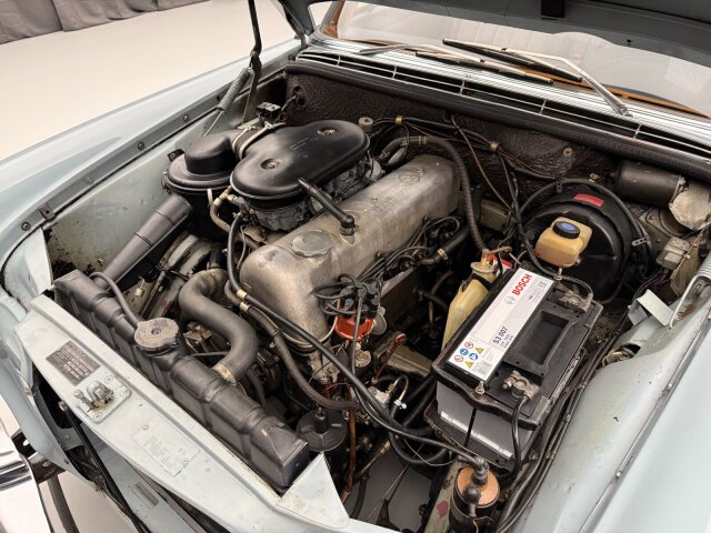 Mercedes-Benz 250