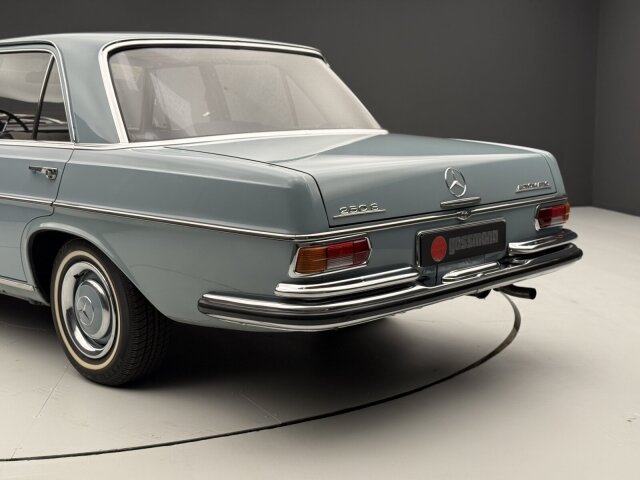 Mercedes-Benz 250