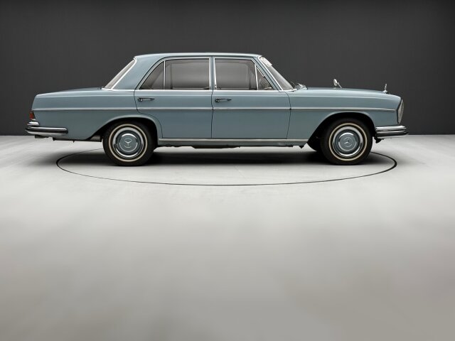 Mercedes-Benz 250