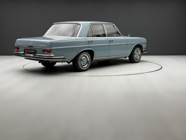 Mercedes-Benz 250