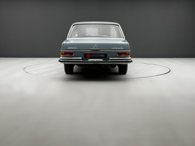 Mercedes-Benz 250