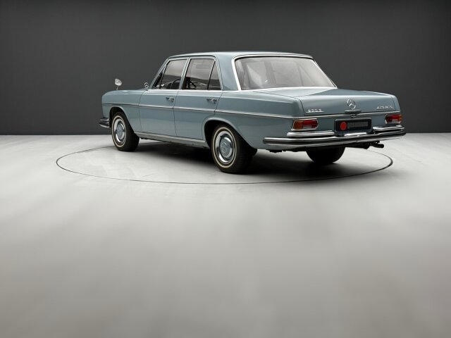 Mercedes-Benz 250