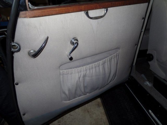 Mercedes-Benz 220