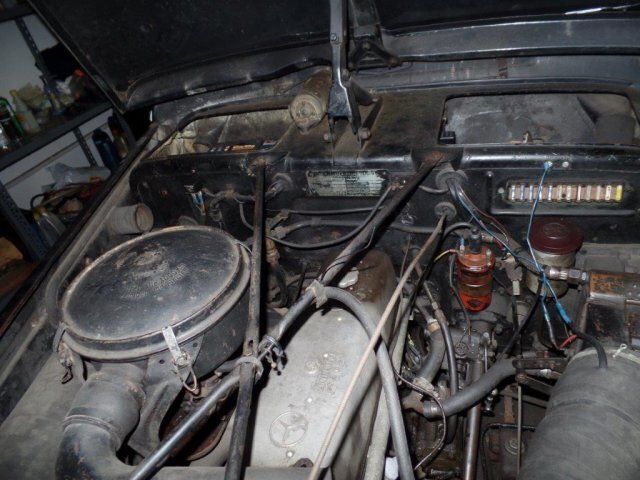 Mercedes-Benz 220